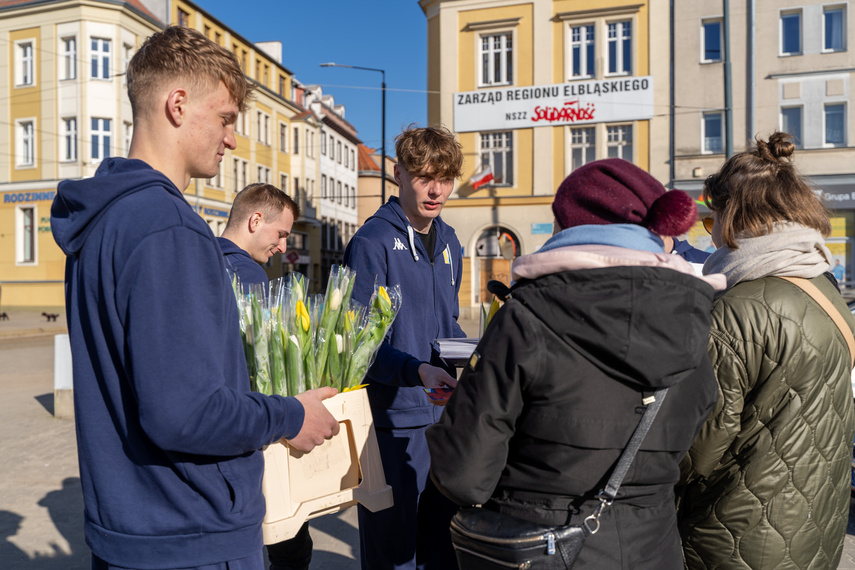 Żółto-biało-niebieski Dzień Kobiet zdjęcie nr 303293