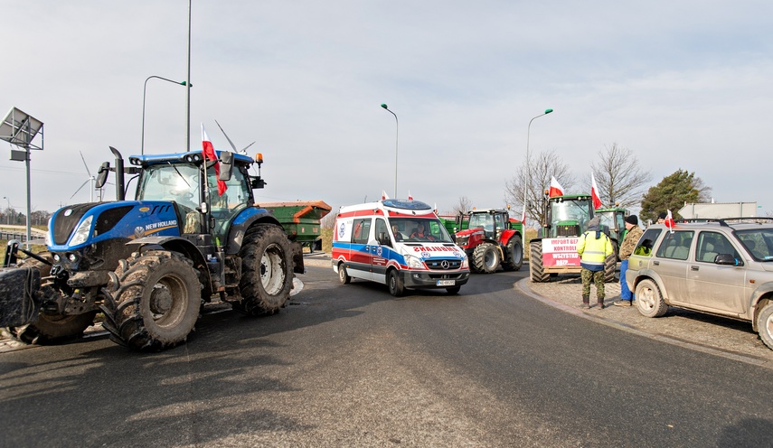 Rolnicy: rząd zamiast konkretów daje nam ochłapy zdjęcie nr 303798