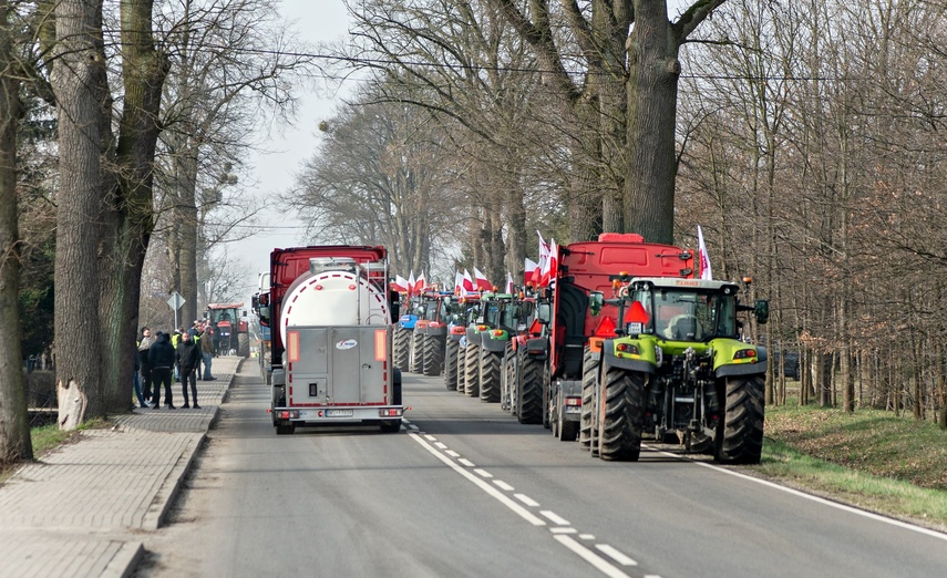 Rolnicy: rząd zamiast konkretów daje nam ochłapy zdjęcie nr 303807