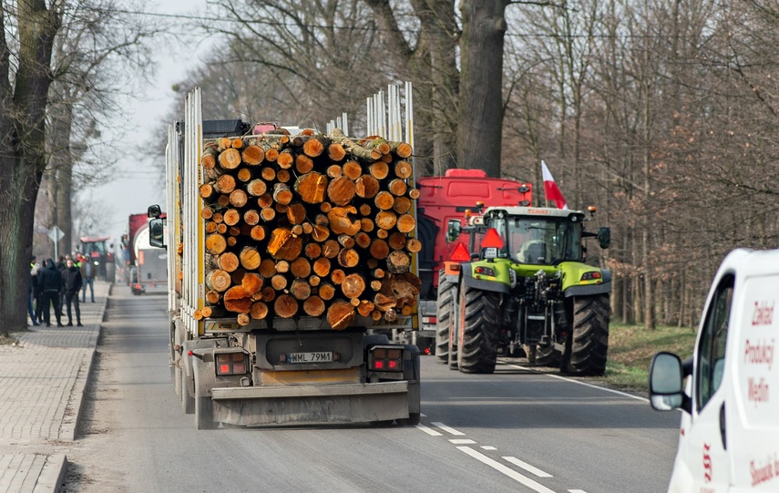 Rolnicy: rząd zamiast konkretów daje nam ochłapy zdjęcie nr 303808