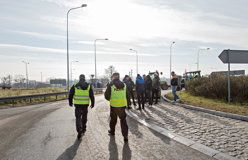 Rolnicy: rząd zamiast konkretów daje nam ochłapy zdjęcie nr 303801