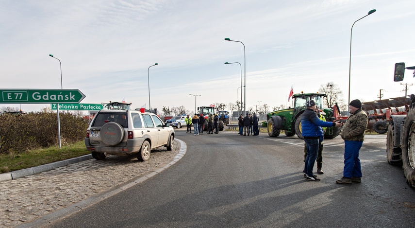 Rolnicy: rząd zamiast konkretów daje nam ochłapy zdjęcie nr 303796