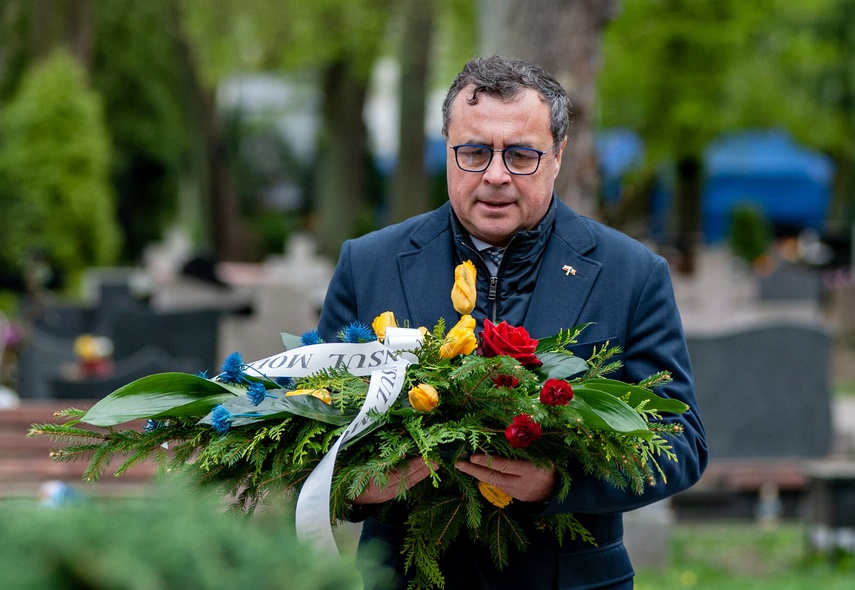 Bez prezydentów na smoleńskich obchodach zdjęcie nr 304811