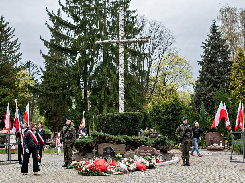 Bez prezydentów na smoleńskich obchodach zdjęcie nr 304826