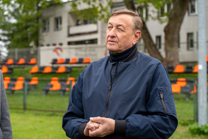 Minister obejrzał stadion zdjęcie nr 305249