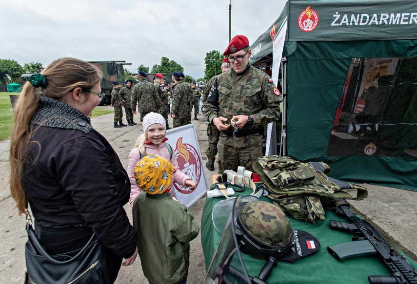 Festyn w mundurach zdjęcie nr 307272