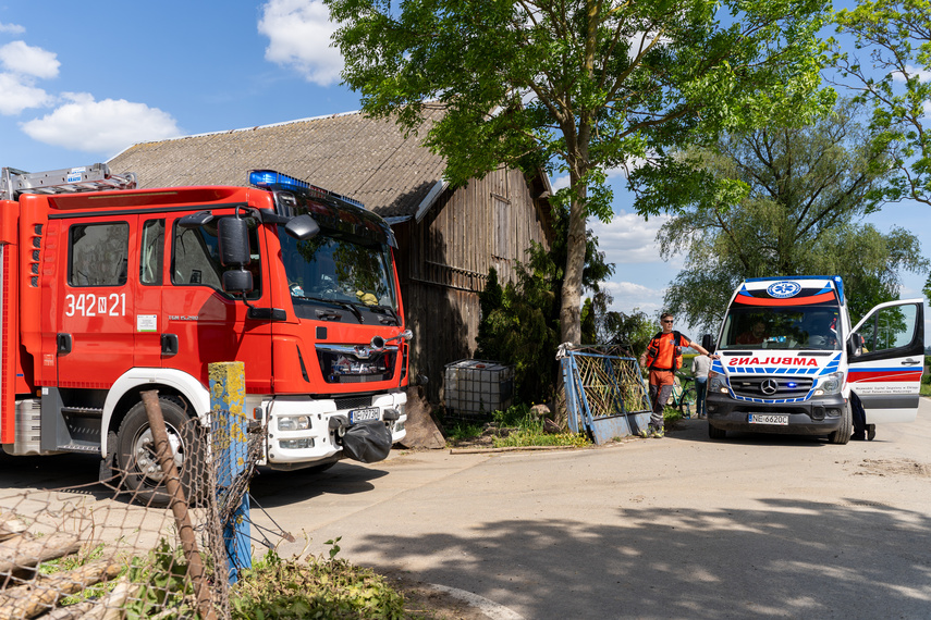 Wyjeżdżała z posesji, doszło do zderzenia zdjęcie nr 307573