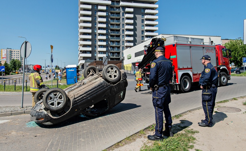 Awaria przyczyną dachowania zdjęcie nr 307674