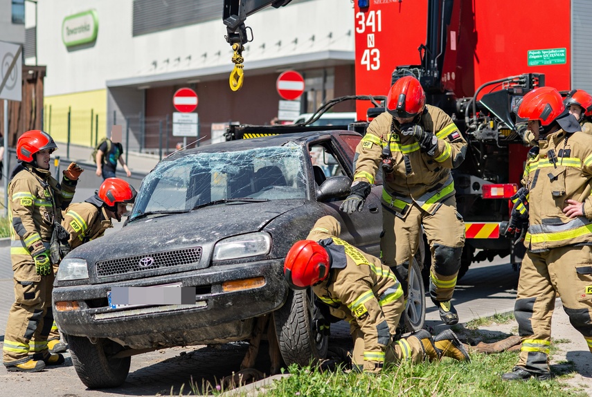 Awaria przyczyną dachowania zdjęcie nr 307679