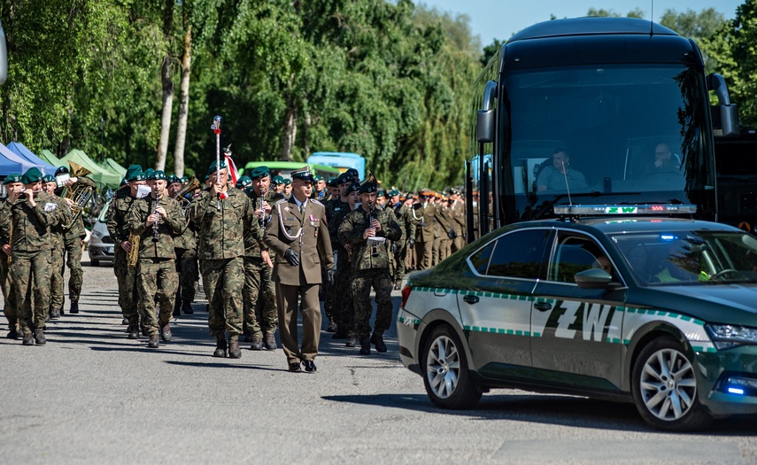 Jeszcze nie oficerowie, ale już nie szeregowi zdjęcie nr 308286