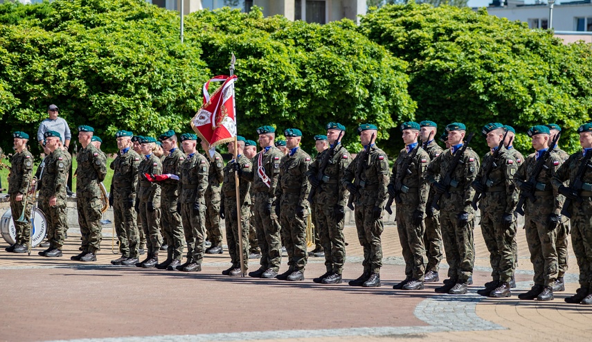 Jeszcze nie oficerowie, ale już nie szeregowi zdjęcie nr 308312