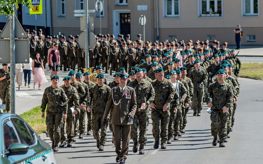 Jeszcze nie oficerowie, ale już nie szeregowi zdjęcie nr 308300