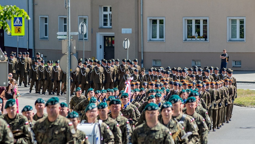 Jeszcze nie oficerowie, ale już nie szeregowi zdjęcie nr 308301