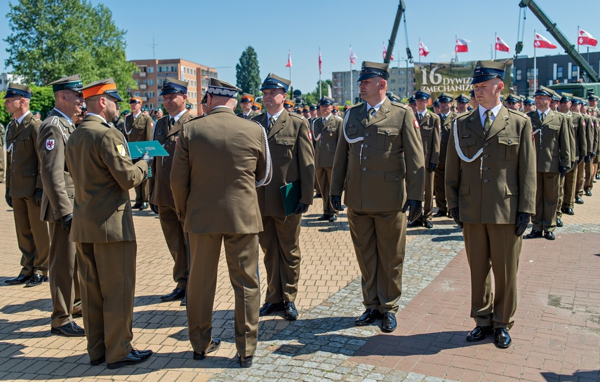 Jeszcze nie oficerowie, ale już nie szeregowi zdjęcie nr 308334