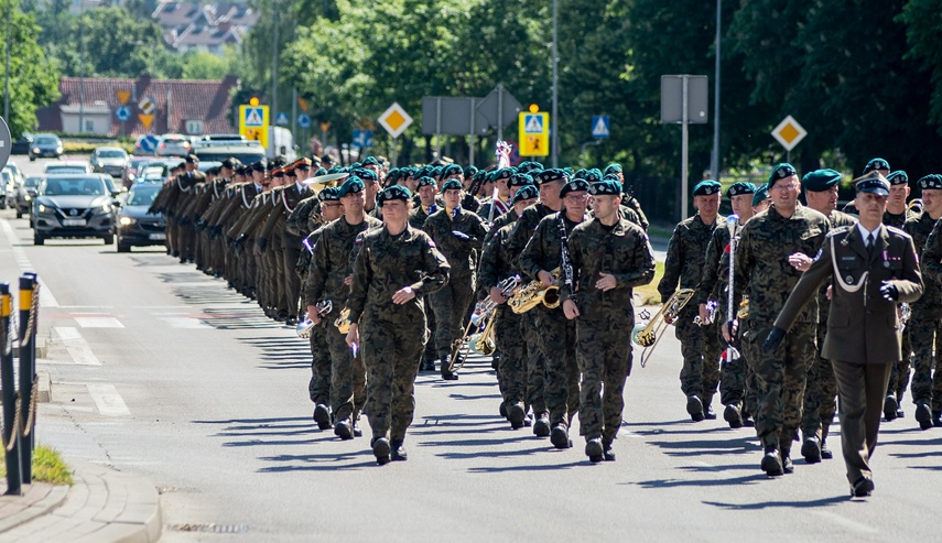 Jeszcze nie oficerowie, ale już nie szeregowi zdjęcie nr 308304