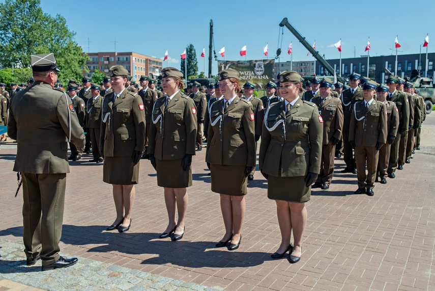 Jeszcze nie oficerowie, ale już nie szeregowi zdjęcie nr 308342