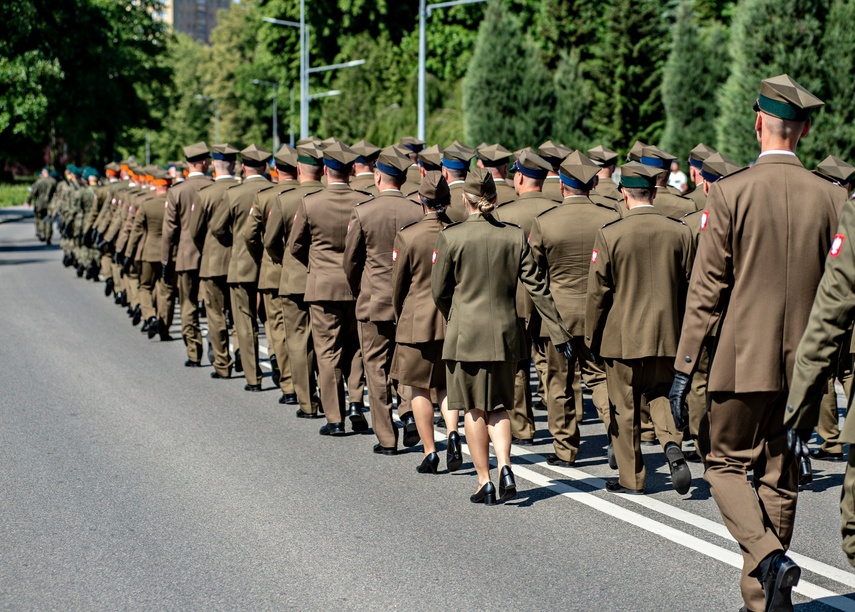 Jeszcze nie oficerowie, ale już nie szeregowi zdjęcie nr 308298