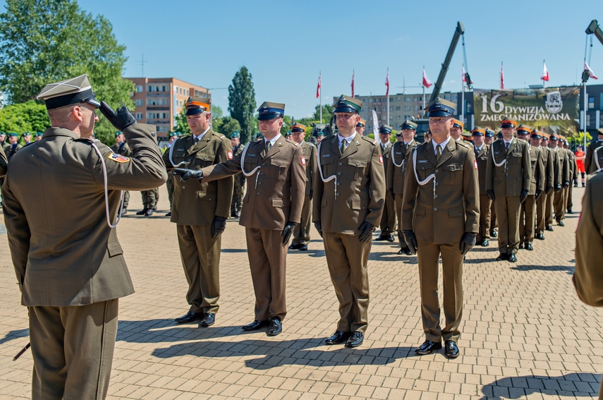 Jeszcze nie oficerowie, ale już nie szeregowi zdjęcie nr 308333