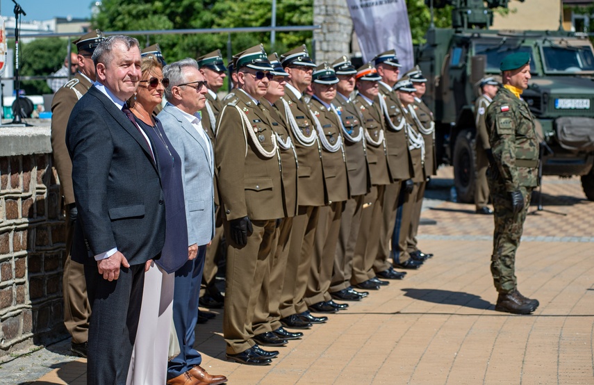 Jeszcze nie oficerowie, ale już nie szeregowi zdjęcie nr 308319