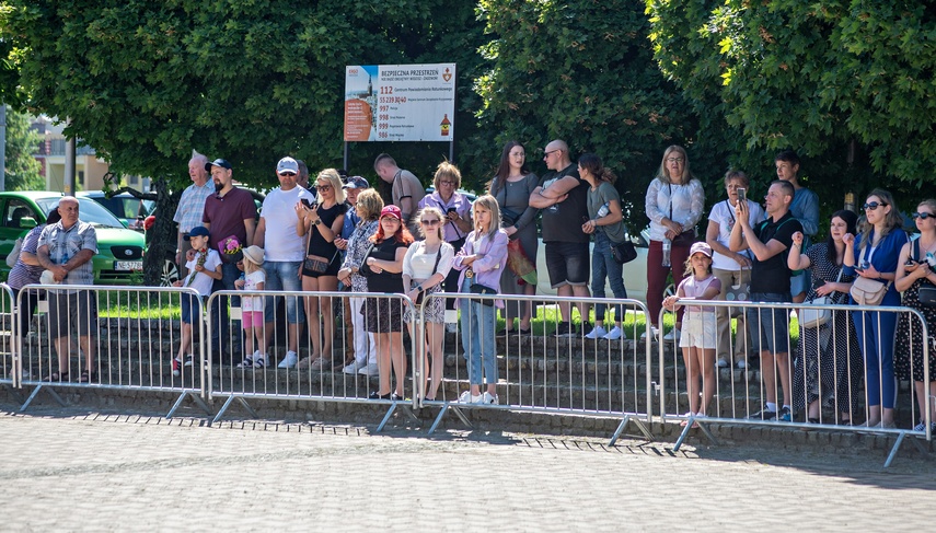 Jeszcze nie oficerowie, ale już nie szeregowi zdjęcie nr 308310