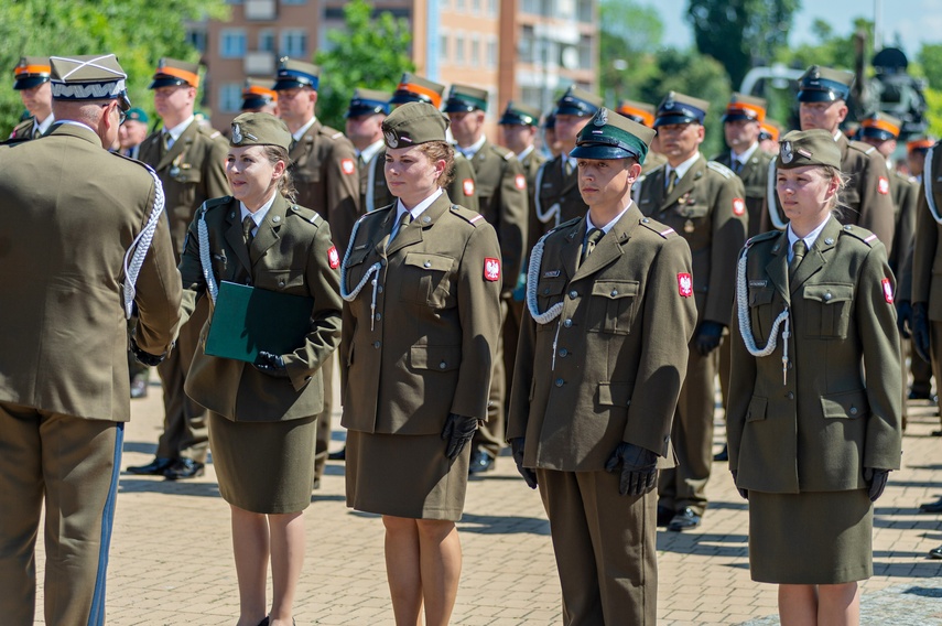 Jeszcze nie oficerowie, ale już nie szeregowi zdjęcie nr 308345