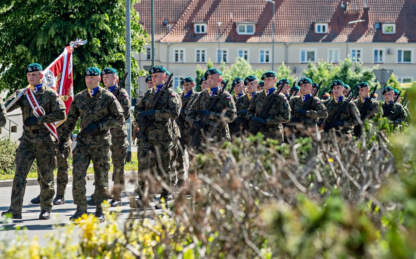 Jeszcze nie oficerowie, ale już nie szeregowi zdjęcie nr 308302