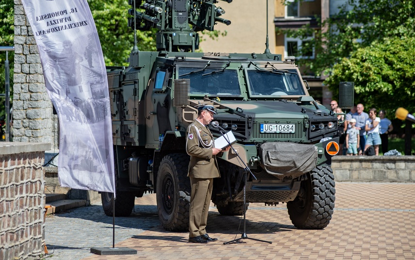 Jeszcze nie oficerowie, ale już nie szeregowi zdjęcie nr 308311