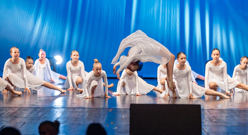 Gala szkoły Broadway: Taniec połączył pokolenia zdjęcie nr 310558