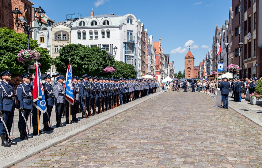 Policjanci świętują zdjęcie nr 312143