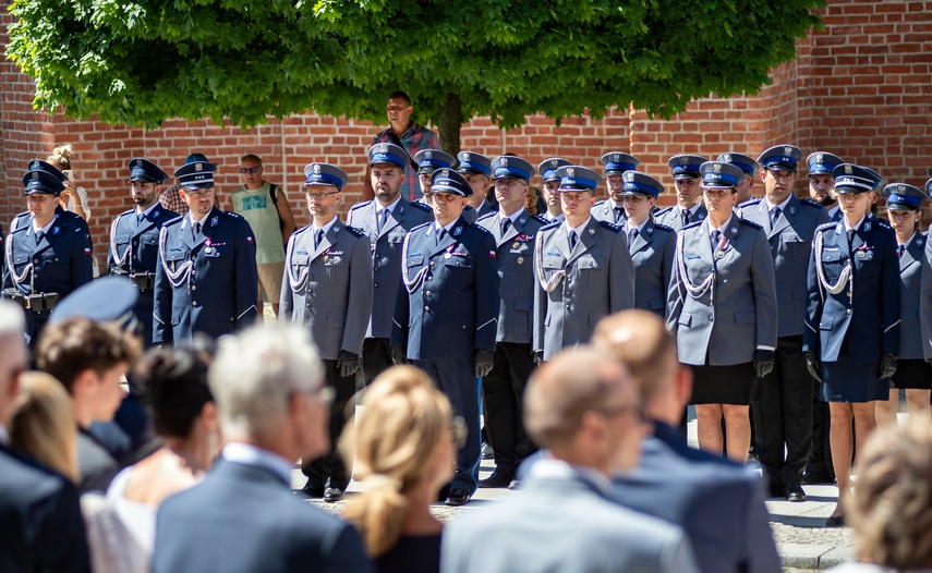 Policjanci świętują zdjęcie nr 312152