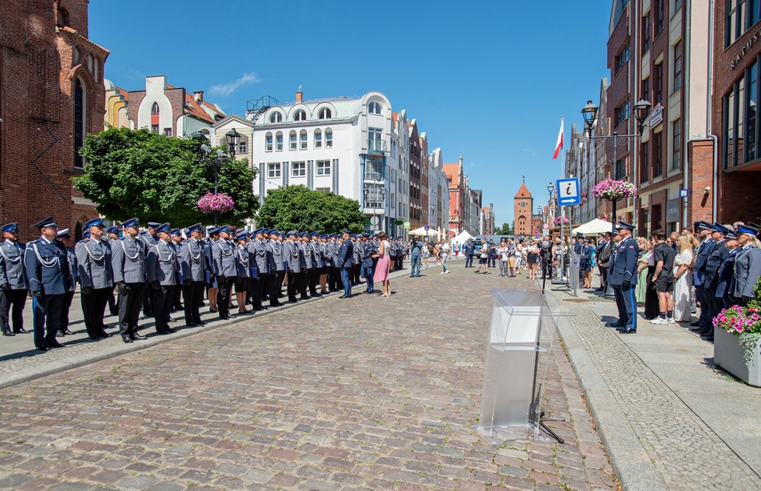 Policjanci świętują zdjęcie nr 312160