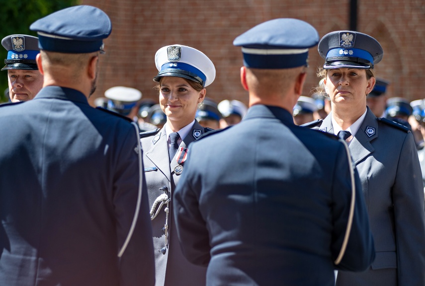 Policjanci świętują zdjęcie nr 312149