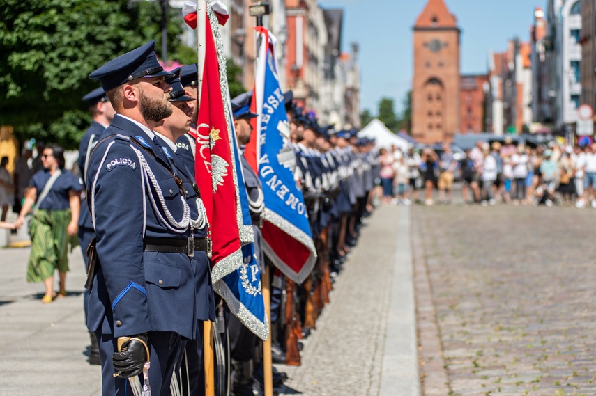 Policjanci świętują zdjęcie nr 312140