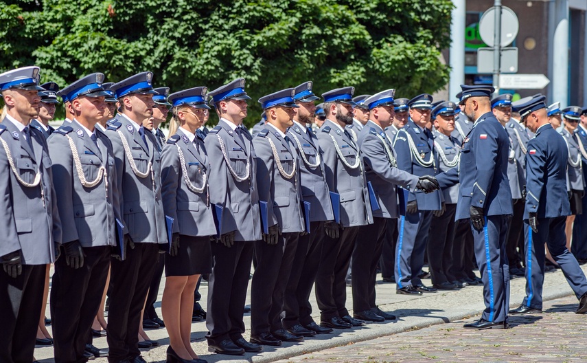 Policjanci świętują zdjęcie nr 312161