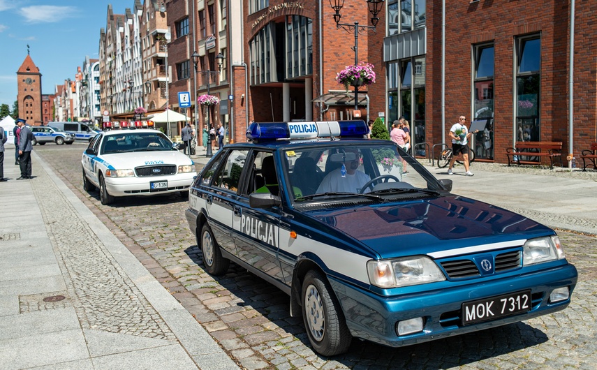 Policjanci świętują zdjęcie nr 312174