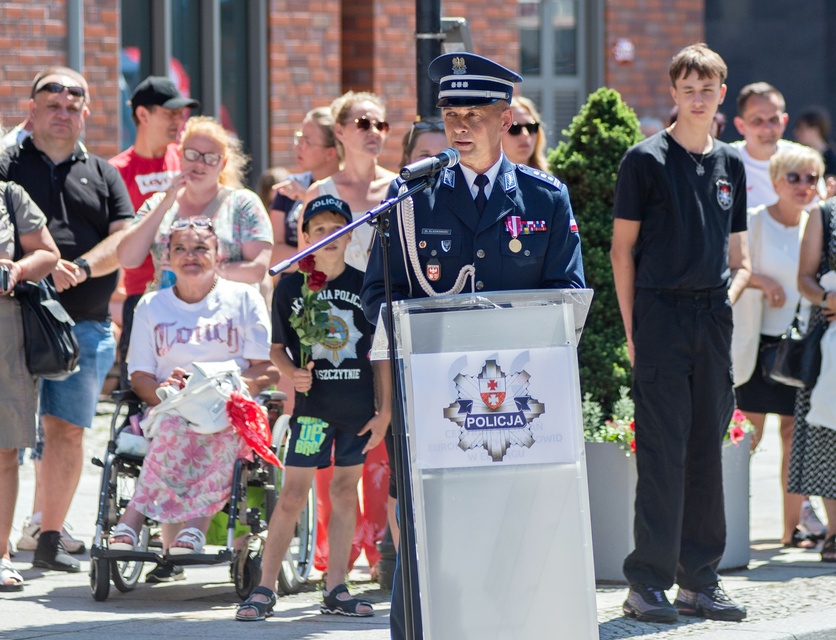 Policjanci świętują zdjęcie nr 312164