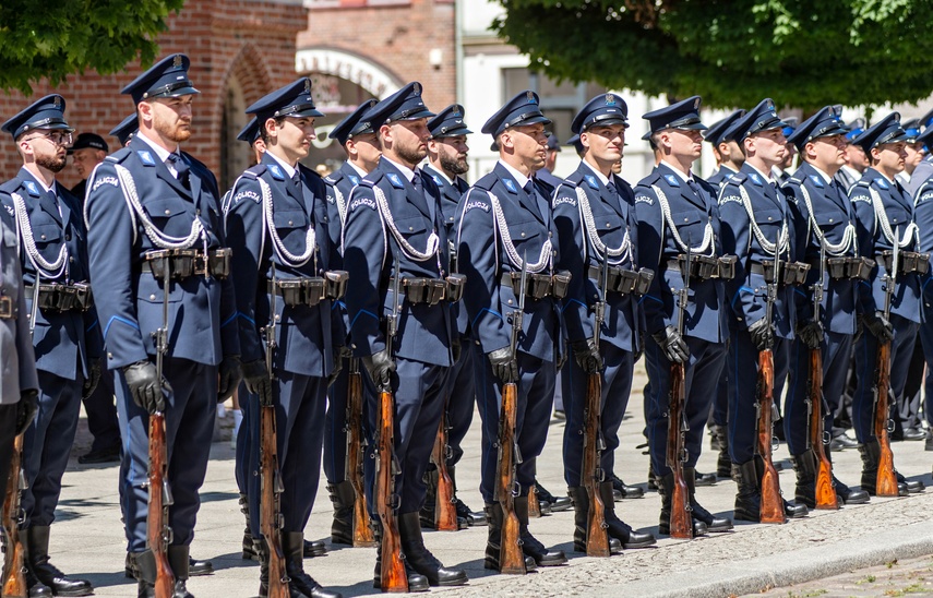 Policjanci świętują zdjęcie nr 312141