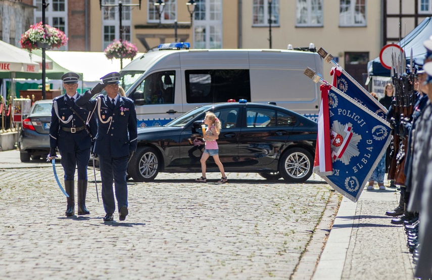 Policjanci świętują zdjęcie nr 312134