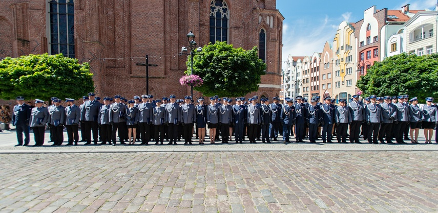 Policjanci świętują zdjęcie nr 312167