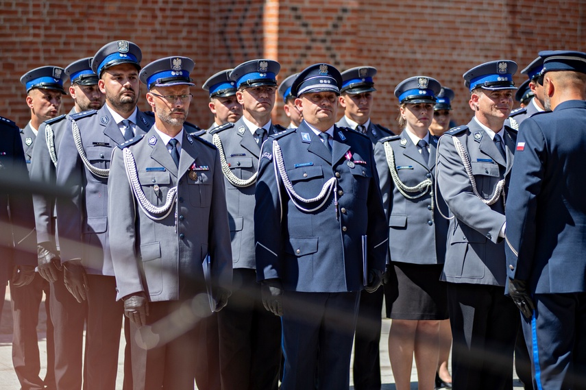 Policjanci świętują zdjęcie nr 312154