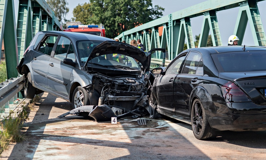 Wypadek na moście w Bielniku II zdjęcie nr 312878