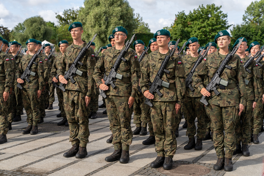 „Od dziecka marzył, by być w wojsku”. Przysięgali na bulwarze zdjęcie nr 313223