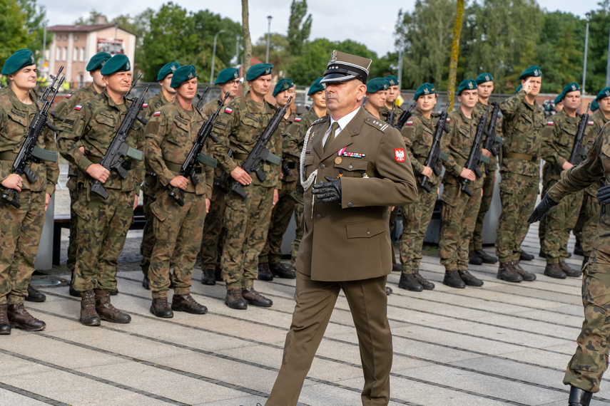 Elbląg „Od dziecka marzył, by być w wojsku”. Przysięgali na bulwarze