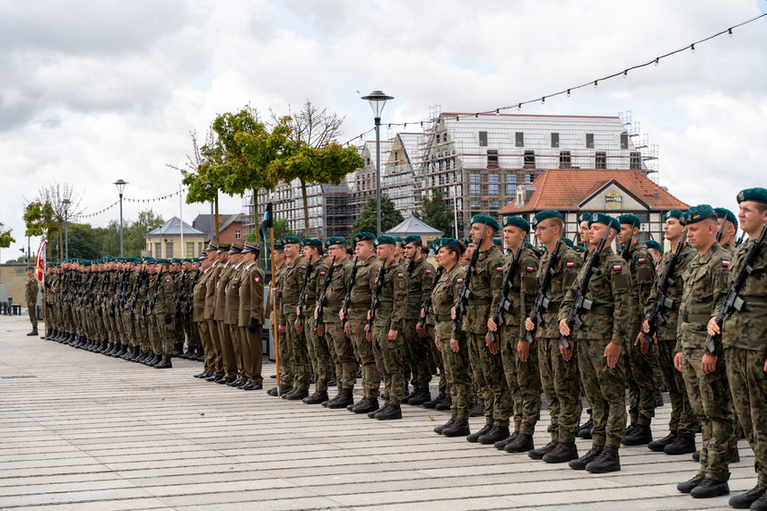 „Od dziecka marzył, by być w wojsku”. Przysięgali na bulwarze zdjęcie nr 313254