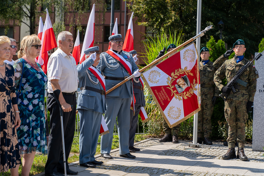 „Krwawy marsz zatrzymany pod Warszawą“ zdjęcie nr 313590