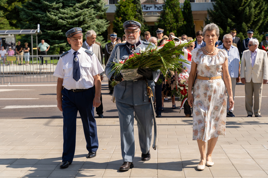 „Krwawy marsz zatrzymany pod Warszawą“ zdjęcie nr 313566