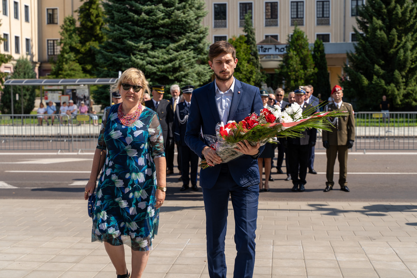 „Krwawy marsz zatrzymany pod Warszawą“ zdjęcie nr 313577