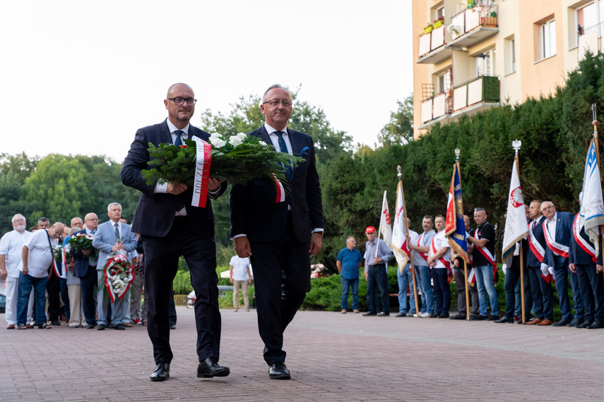 "Solidarność nigdy nie zapomina o swoich bohaterach" zdjęcie nr 314387