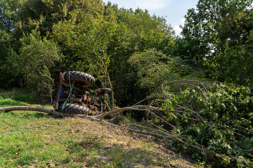 Tragiczny wypadek na polu. Nie żyje mężczyzna zdjęcie nr 314435