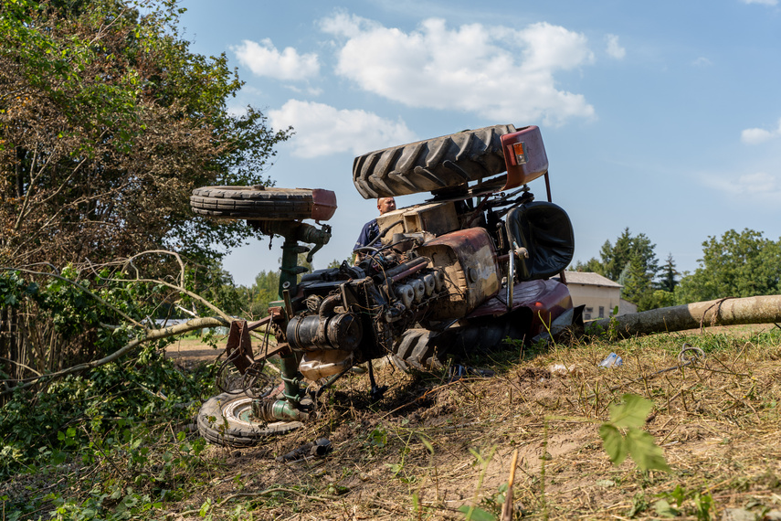 Tragiczny wypadek na polu. Nie żyje mężczyzna zdjęcie nr 314434